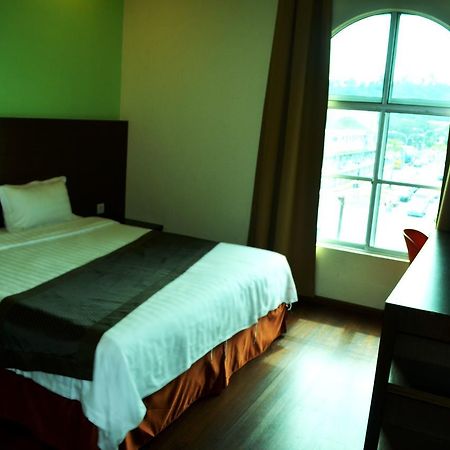 Lintas Plaza Hotel Kota Kinabalu Exterior foto
